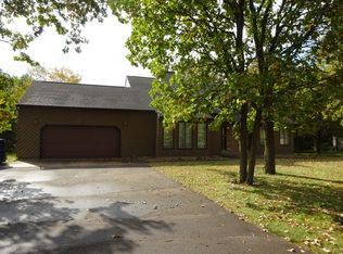 122 Walkins Ct, Stevens Point, WI 54481