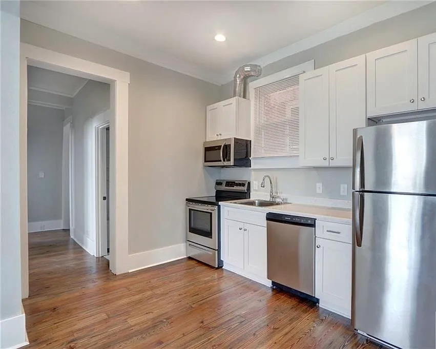 541 E Henry St #A