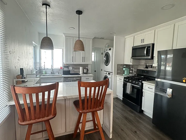 415 E Norton St — Photo 9