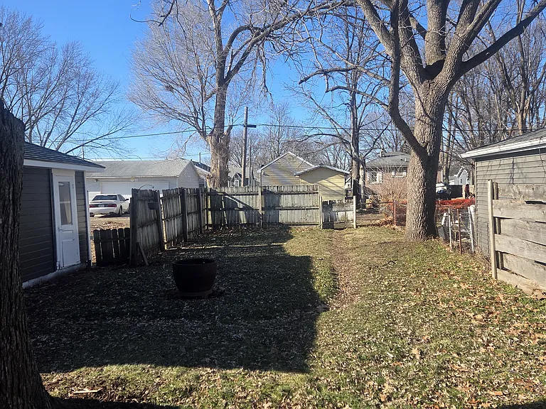 1230 Englewood Ave — Photo 3
