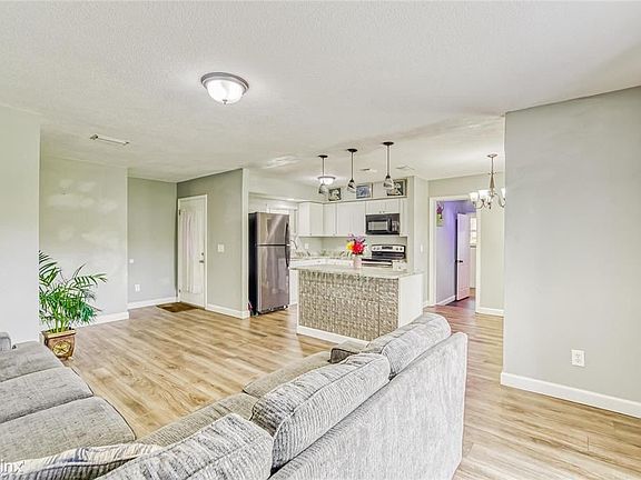 3rd image of 10903 N 29th St
