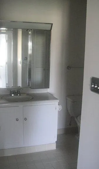 Tub Bathroom