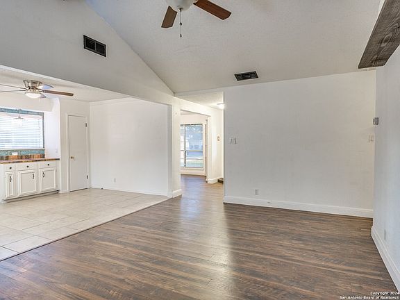 4th image of 4711 ESTERBROOK