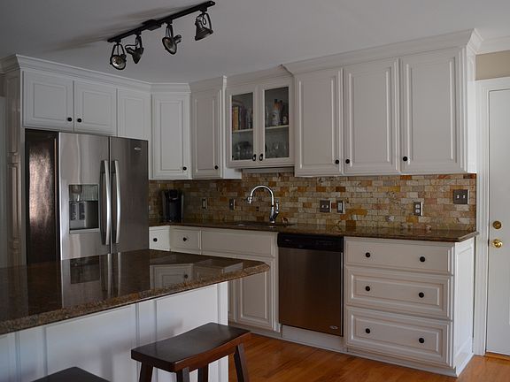 2nd image of 130 Foxberry Ln