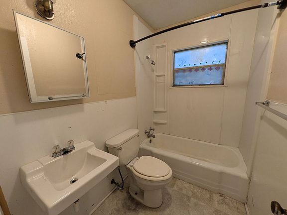 4th image of 2206 Avenue G