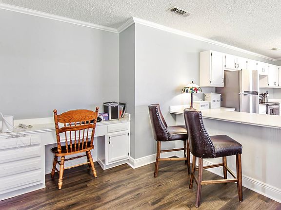 5th image of 515 Louis Dr
