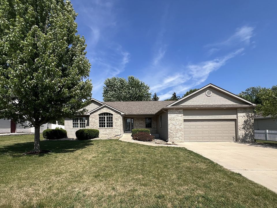 1st image of 572 Thornberry Ct