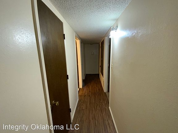 4th image of 3913 N Rockwell Ave APT 143