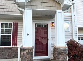 9 Barnett Shoals Dr, Weaverville, NC 28787