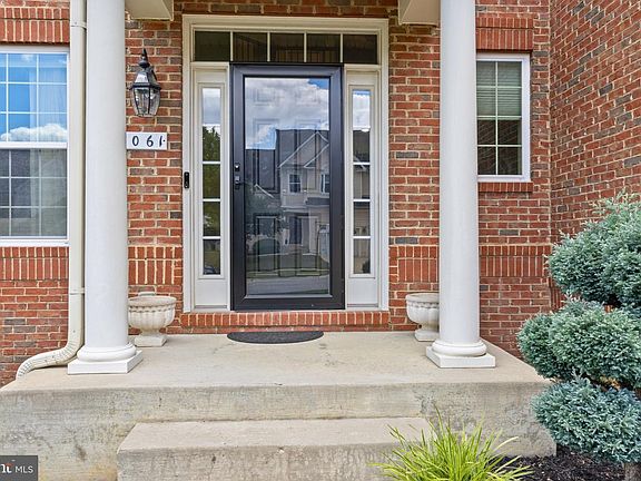 3rd image of 5061 Royal Birkdale Ave