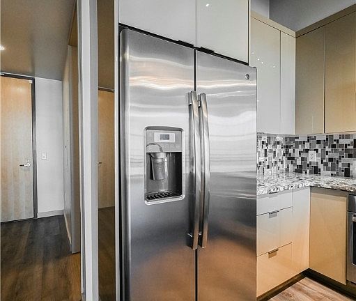 5th image of 353 Bonneville Ave #381