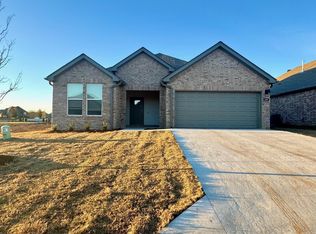 107 Molly Ln, Maumelle, AR 72113