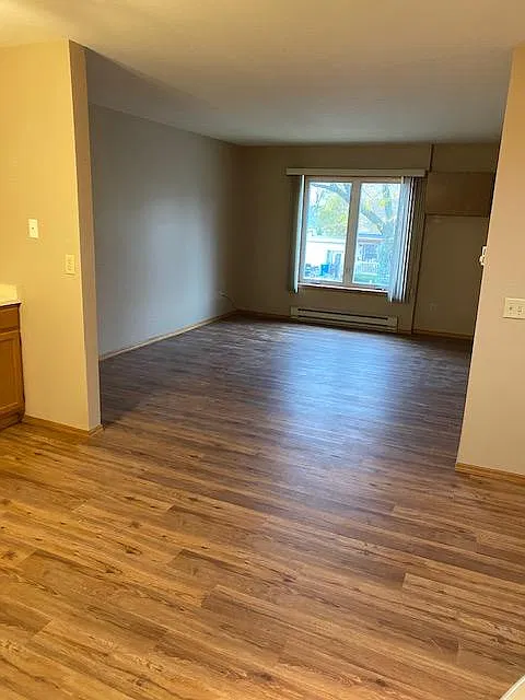 2 bed, 900 sqft, $1,500 — Photo 4