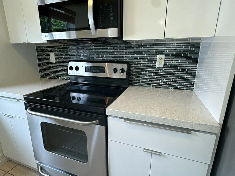 111 Riviera Cir — Photo 17