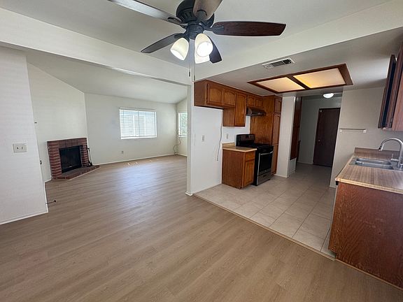 4th image of 15211 Mariposa Ave