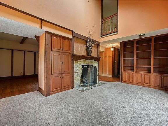 4th image of 7403 NW Oak Dr