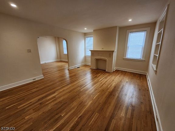 2nd image of 676 Bloomfield Ave #1