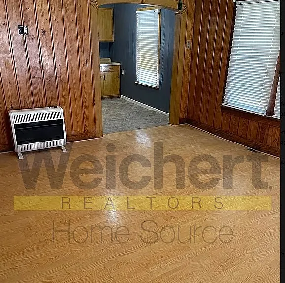 713 W Mueller — Photo 2