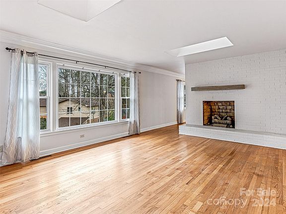 5th image of 1002 Orleans Ave