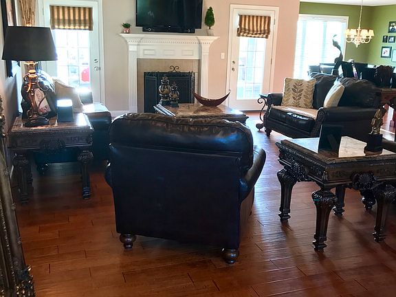 4th image of 439 Megan Ln