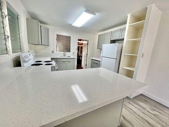 4th image of 2530 Kalihi St APT D