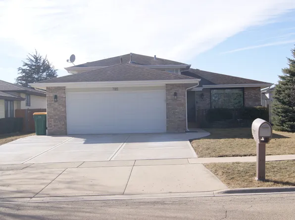 785 Pine Trail Dr, Romeoville, IL 60446