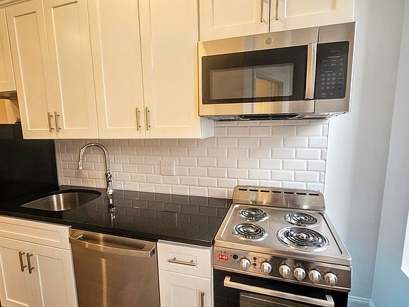 5th image of 1584 1st Ave APT 5N