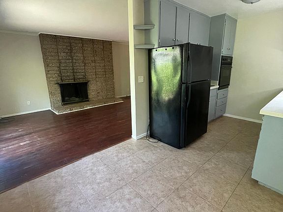 5th image of 1145 Sanchez Way