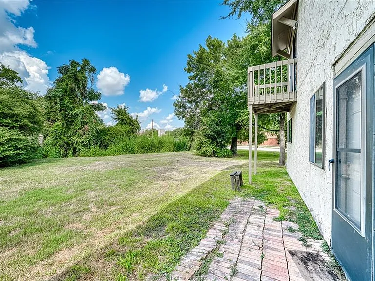 4401 Carter Creek Pkwy #15 — Photo 14