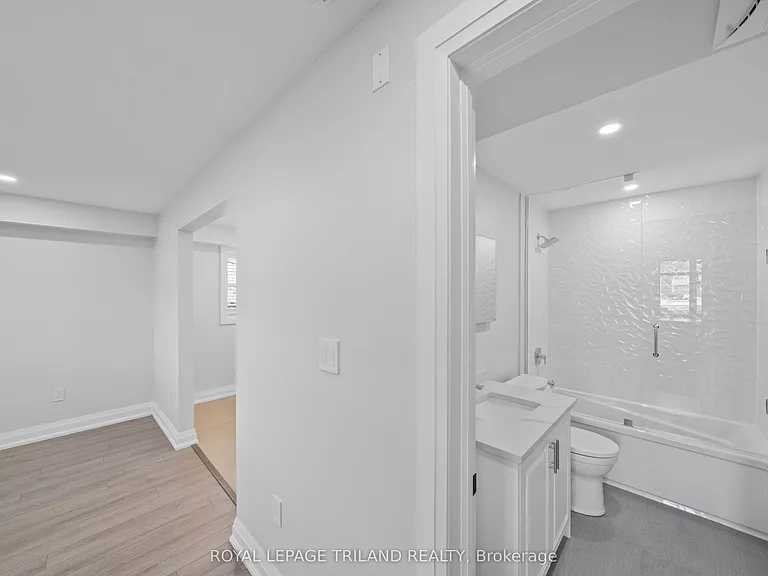 15 Balmoral Ave S #4 — Photo 19