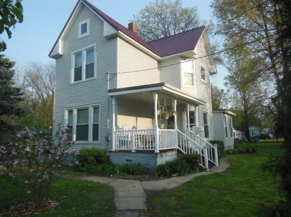 502 Vincennes Ave, Flora, IL 62839