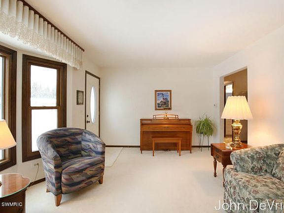 4th image of 2554 Oak Hollow Dr