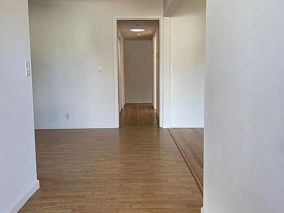 4th image of 1557 Darlene Ave