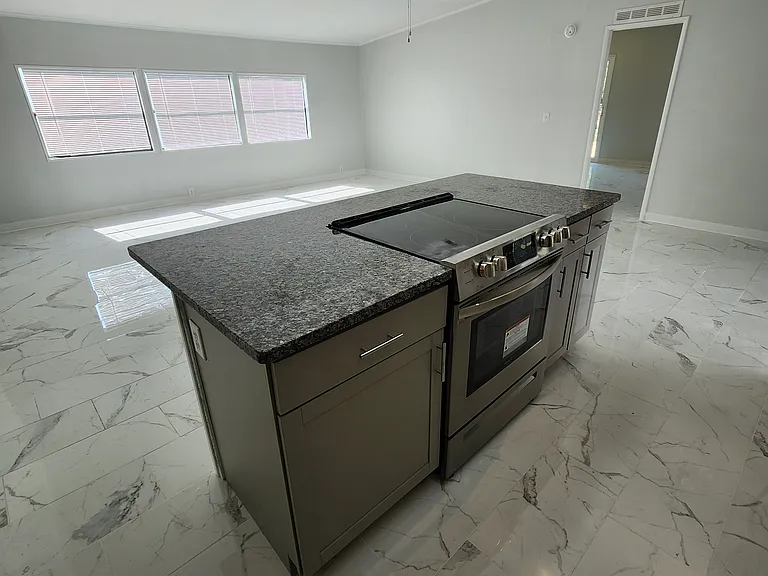 2029 Warwick Hills Dr — Photo 11
