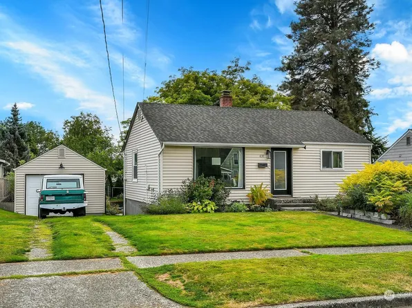 631 SW 136th Place, Burien, WA 98166