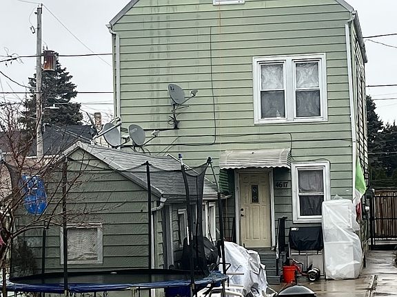 4th image of 4617 S Rockwell St