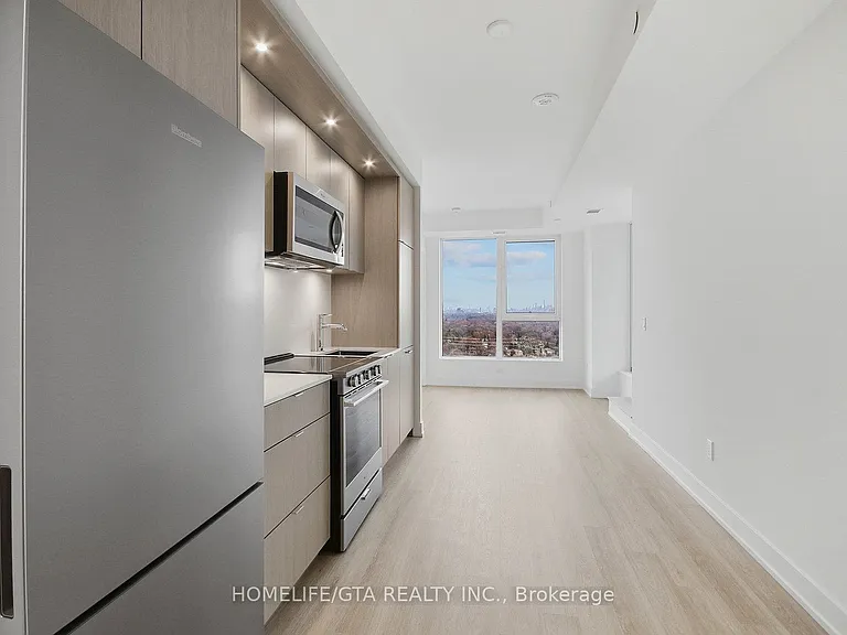 60 Central Park Dr #2104 — Photo 9