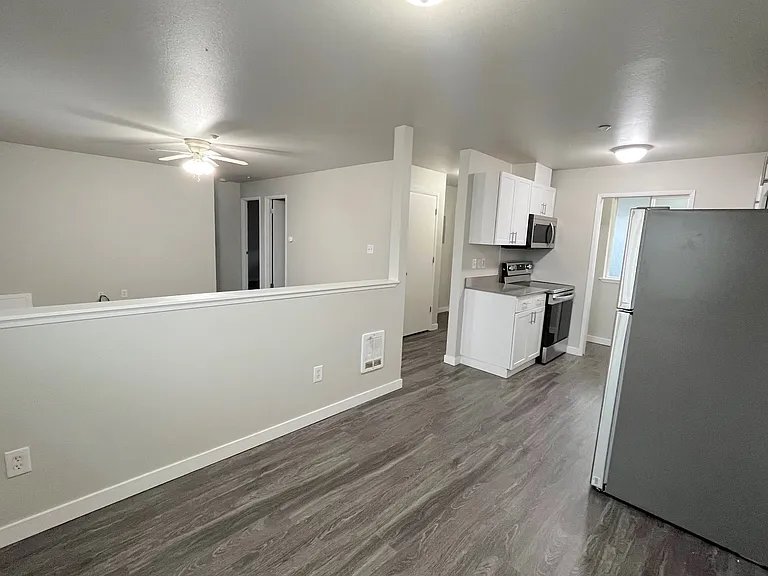 8819 Pacific Ave #B7 — Photo 6