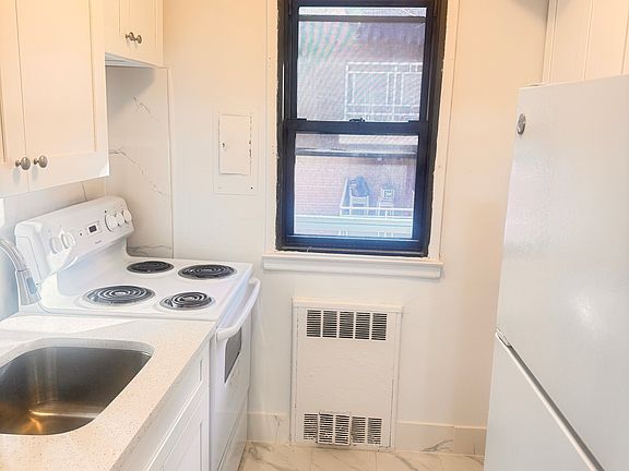 5th image of 16 Stoner Ave APT 2F