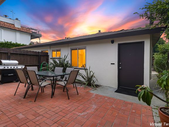 2nd image of 6667 La Jolla Blvd #67