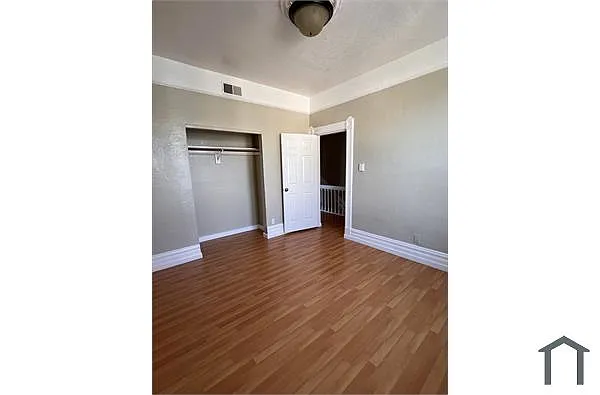 Building Photo - 1533 Quesada Ave