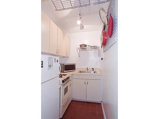 Sold by Douglas Elliman | media 17