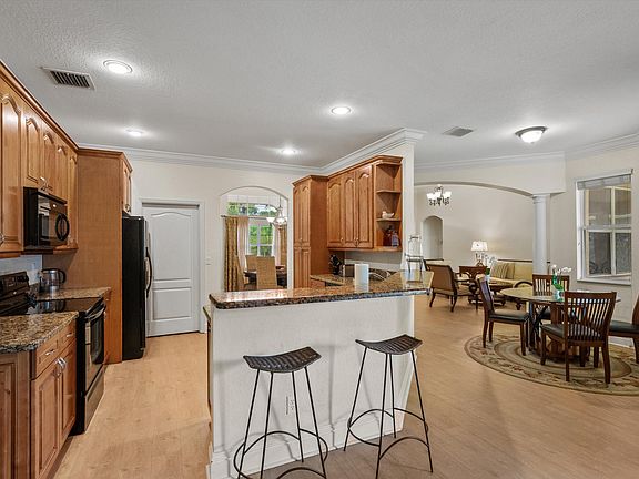 5th image of 2981 Dovedale Ct