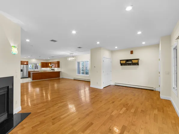 333 Lincoln Avenue image 5 of 37