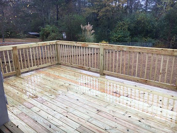 12 x 20 deck overlooking yard