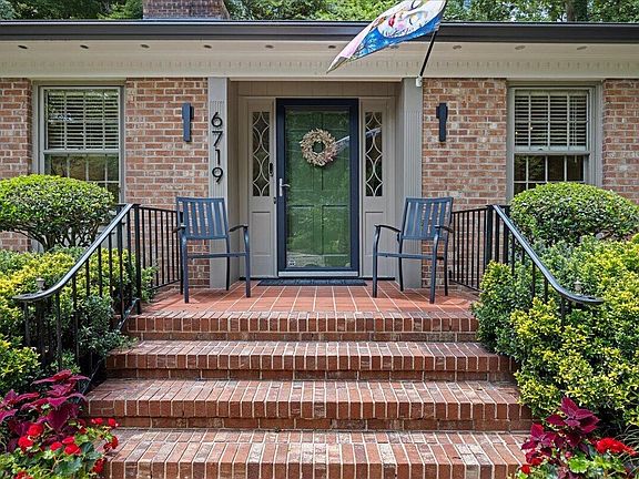 3rd image of 6719 Valley Lake Dr