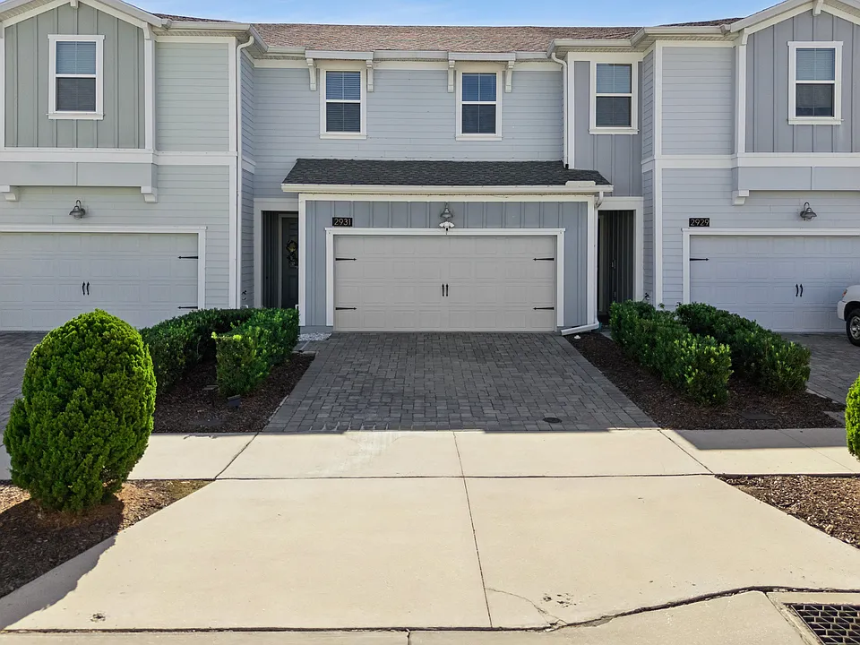 2931 Sentence St