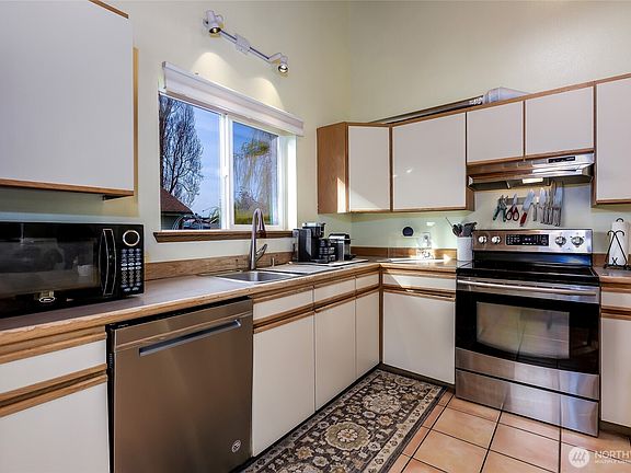 4th image of 655 Hunt St