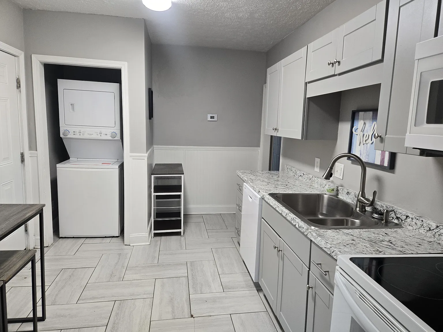 214 Country Club Ln — Photo 4