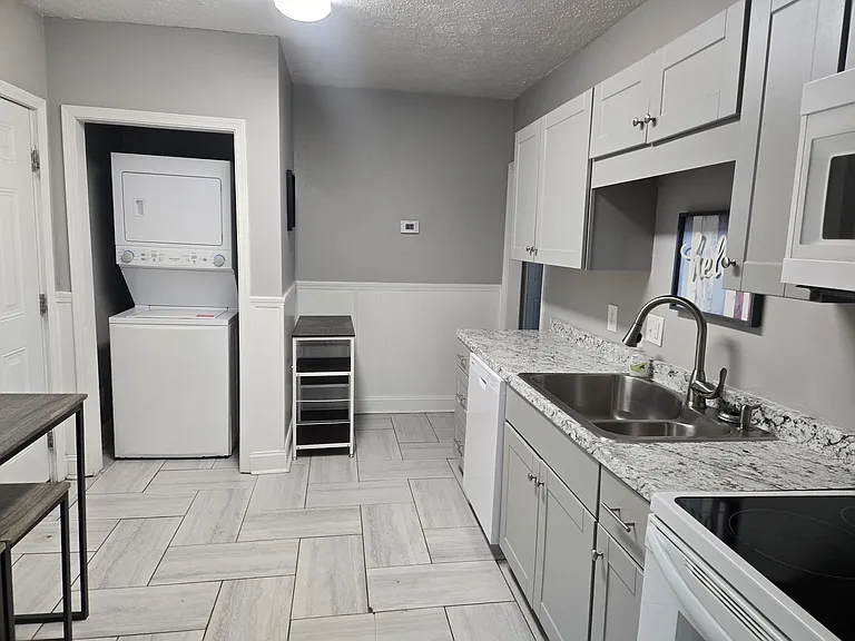 214 Country Club Ln #A — Photo 4